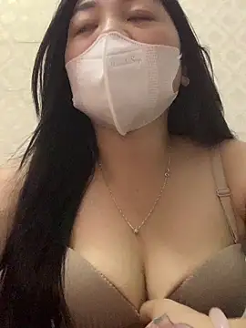 lana-kan online show from May 28, 2026, 1:17 pm