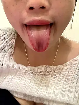 lana-kan online show from November 27, 2025, 2:28 pm