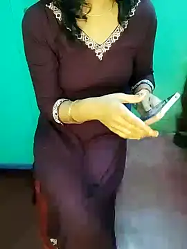 Snapshot of Myraajii chatting on March 8, 2026, 9:56 am Myraajii online show from March 8, 2026, 9:56 am