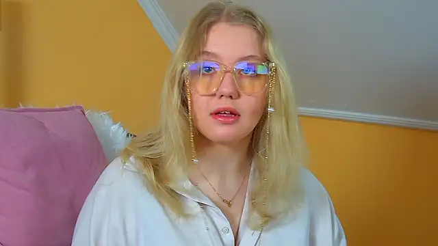 Snapshot of EmilyEvanse chatting on February 24, 2026, 6:14 am EmilyEvanse online show from February 24, 2026, 6:14 am