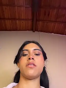 Miia moonn online show from April 14, 2026, 10:37 pm