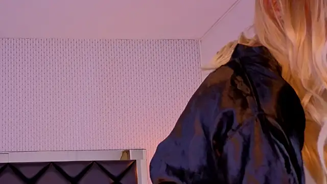 megan lenon online show from January 5, 2026, 5:38 pm