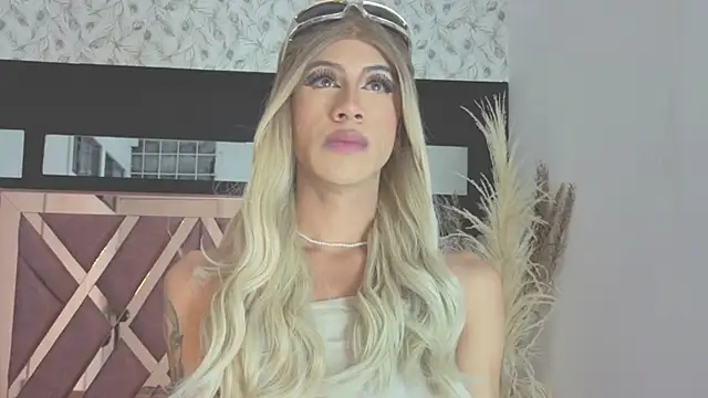 megan lenon online show from February 12, 2026, 11:59 pm