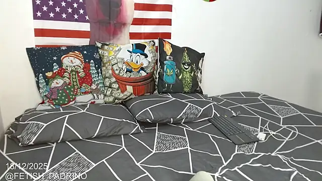 Snapshot of holegape chatting on December 19, 2025, 12:03 am holegape online show from December 19, 2025, 12:03 am