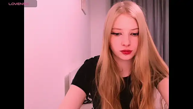  Milana Sparkl75  online show from December 16, 2025, 8:13 pm