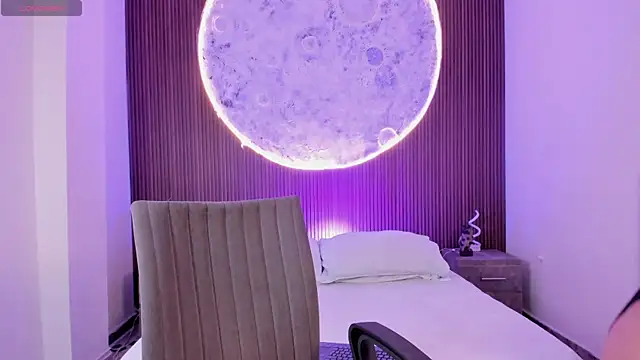 Snapshot of IvannaVolk_ chatting on December 18, 2025, 5:01 am IvannaVolk online show from December 18, 2025, 5:01 am