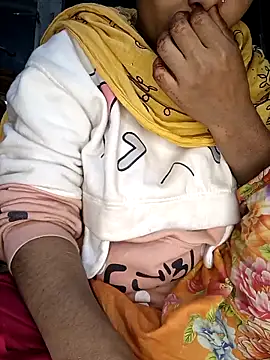 Snapshot of Jhunaki_789 chatting on January 6, 2026, 3:32 am Jhunaki 789 online show from January 6, 2026, 3:32 am