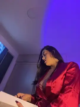 Samantafoxx  online show from April 13, 2026, 10:58 pm