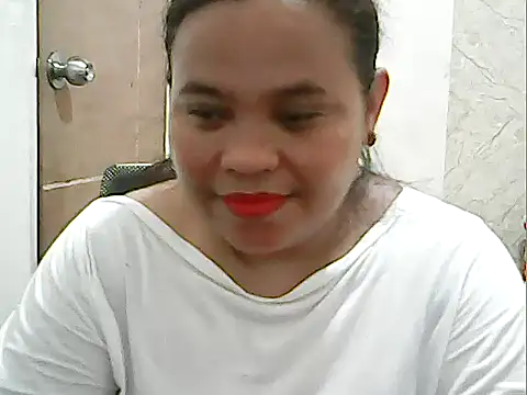 cutechubby online show from May 17, 2026, 10:48 am