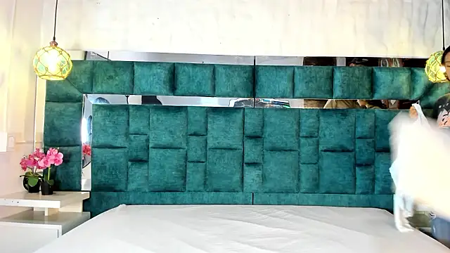  bonnyandclyde online show from February 2, 2026, 1:10 pm