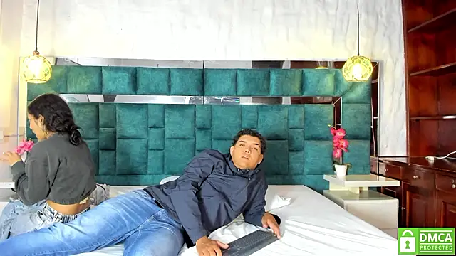  bonnyandclyde online show from March 11, 2026, 11:59 am