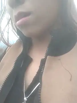 tieutam122 online show from February 5, 2026, 1:23 am