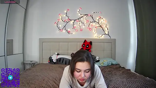 ArianeRandy online show from April 5, 2026, 3:08 pm