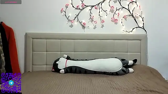 ArianeRandy online show from March 27, 2026, 3:13 pm