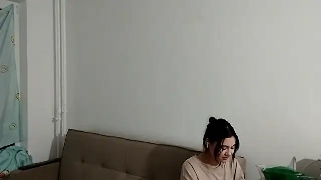 Snapshot of ArianeRandy chatting on February 1, 2026, 4:05 pm ArianeRandy online show from February 1, 2026, 4:05 pm