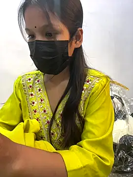 Snapshot of Triptii_0 chatting on December 17, 2025, 4:23 pm Triptii 0 online show from December 17, 2025, 4:23 pm