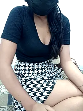 Snapshot of Triptii_0 chatting on December 21, 2025, 4:41 pm Triptii 0 online show from December 21, 2025, 4:41 pm