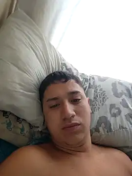 Snapshot of Alvarezz0202 chatting on February 12, 2026, 2:17 pm Alvarezz0202 online show from February 12, 2026, 2:17 pm