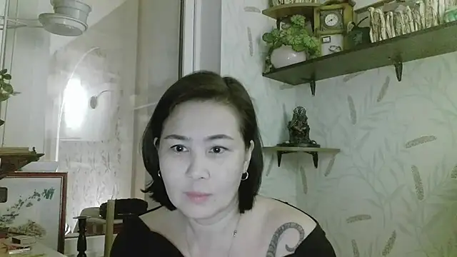 Snapshot of Nettie_Allie chatting on February 16, 2026, 7:34 pm Nettie Allie online show from February 16, 2026, 7:34 pm