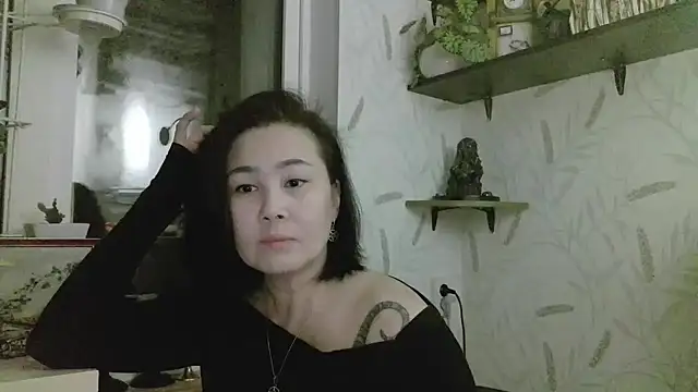 Snapshot of Nettie_Allie chatting on February 24, 2026, 7:37 pm Nettie Allie online show from February 24, 2026, 7:37 pm