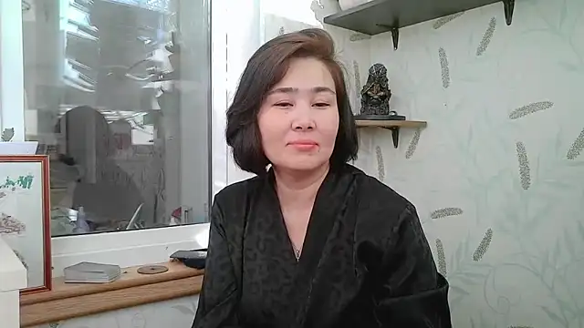 Snapshot of Nettie_Allie chatting on December 15, 2025, 8:53 am Nettie Allie online show from December 15, 2025, 8:53 am