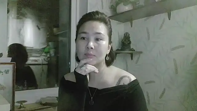Snapshot of Nettie_Allie chatting on December 19, 2025, 7:16 pm Nettie Allie online show from December 19, 2025, 7:16 pm