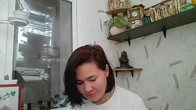 Snapshot of Nettie_Allie chatting on February 4, 2026, 12:44 pm Nettie Allie online show from February 4, 2026, 12:44 pm