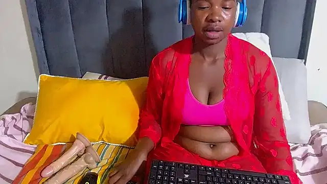 Snapshot of EMBER_FOX chatting on June 9, 2026, 10:22 pm EMBER FOX online show from June 9, 2026, 10:22 pm