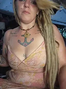 Horny hippie online show from August 6, 2026, 11:00 pm