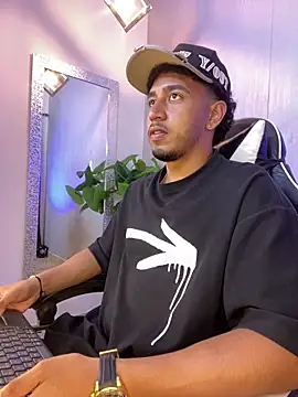 Snapshot of Brand_Collins chatting on April 7, 2026, 11:45 am Brand Collins online show from April 7, 2026, 11:45 am