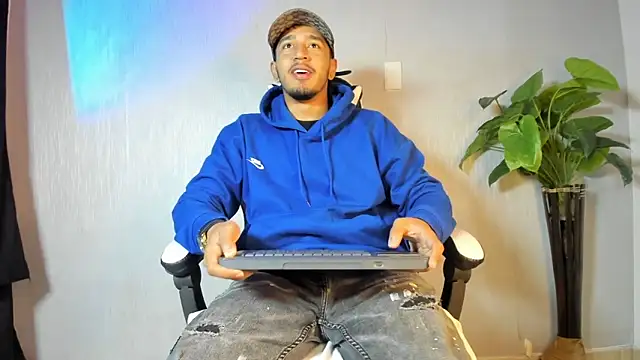 Snapshot of Brand_Collins chatting on February 4, 2026, 11:16 am Brand Collins online show from February 4, 2026, 11:16 am