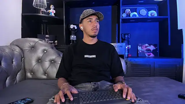 Snapshot of Brand_Collins chatting on February 17, 2026, 12:35 pm Brand Collins online show from February 17, 2026, 12:35 pm