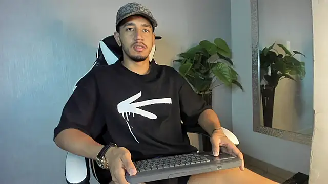 Snapshot of Brand_Collins chatting on February 10, 2026, 11:53 am Brand Collins online show from February 10, 2026, 11:53 am