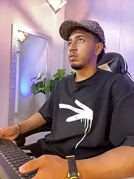 Snapshot of Brand_Collins chatting on March 24, 2026, 11:54 am Brand Collins online show from March 24, 2026, 11:54 am