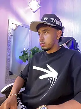 Snapshot of Brand_Collins chatting on April 8, 2026, 12:06 pm Brand Collins online show from April 8, 2026, 12:06 pm