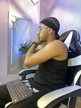 Snapshot of Brand_Collins chatting on March 27, 2026, 11:33 am Brand Collins online show from March 27, 2026, 11:33 am