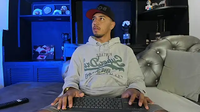 Snapshot of Brand_Collins chatting on February 13, 2026, 11:43 am Brand Collins online show from February 13, 2026, 11:43 am