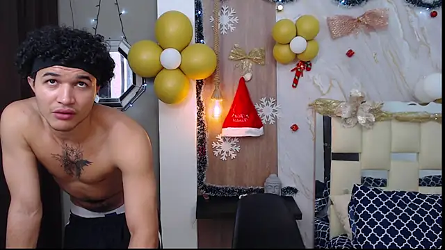 Snapshot of kim_curlyy chatting on November 26, 2025, 5:57 pm kim curlyy online show from November 26, 2025, 5:57 pm