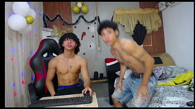 Snapshot of kim_curlyy chatting on December 17, 2025, 2:55 pm kim curlyy online show from December 17, 2025, 2:55 pm