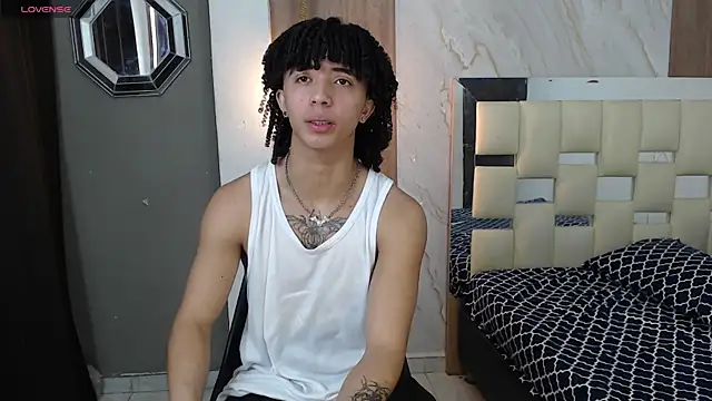 Snapshot of kim_curlyy chatting on April 14, 2026, 1:27 pm kim curlyy online show from April 14, 2026, 1:27 pm