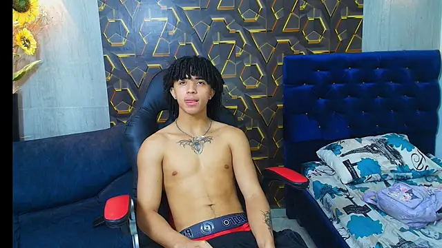 Snapshot of kim_curlyy chatting on April 16, 2026, 4:13 am kim curlyy online show from April 16, 2026, 4:13 am