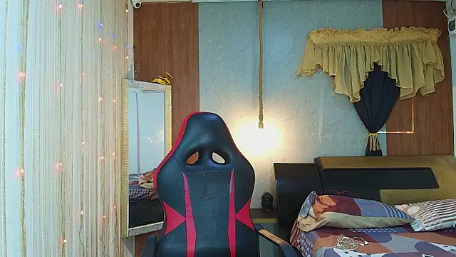 Snapshot of kim_curlyy chatting on March 13, 2026, 1:38 pm kim curlyy online show from March 13, 2026, 1:38 pm