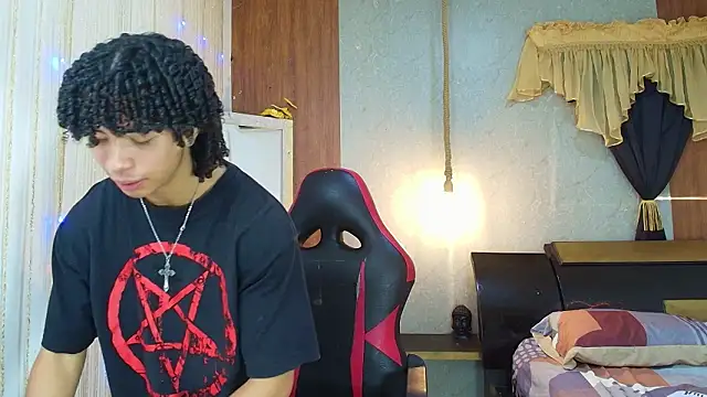 Snapshot of kim_curlyy chatting on March 8, 2026, 2:09 pm kim curlyy online show from March 8, 2026, 2:09 pm