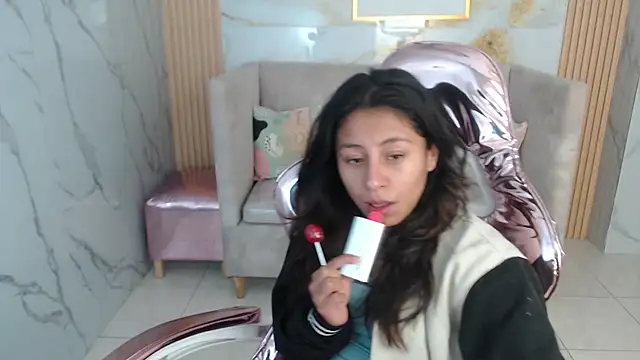 serabella s online show from December 17, 2025, 1:05 pm