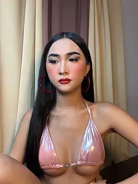 Diannellove online show from June 12, 2026, 4:16 pm