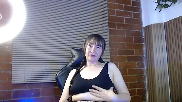 tiffanyrose03 online show from November 28, 2025, 1:44 pm