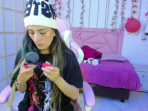 Snapshot of Dark_Dominika chatting on February 5, 2026, 1:29 pm Dark Dominika online show from February 5, 2026, 1:29 pm