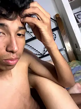 Snapshot of aurora_082 chatting on December 21, 2025, 10:21 pm aurora 082 online show from December 21, 2025, 10:21 pm