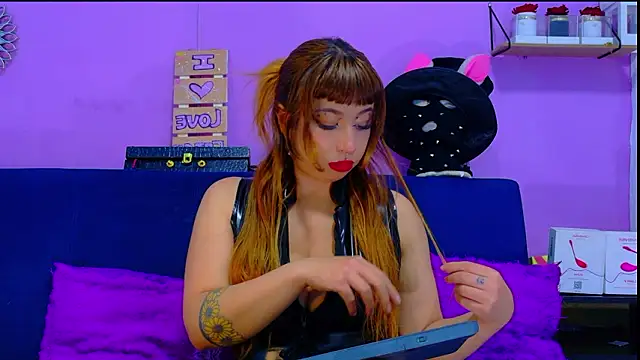 AriesVelvet online show from February 21, 2026, 7:32 am