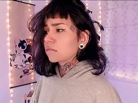 Snapshot of justmartina_ chatting on February 24, 2026, 12:17 pm justmartina online show from February 24, 2026, 12:17 pm